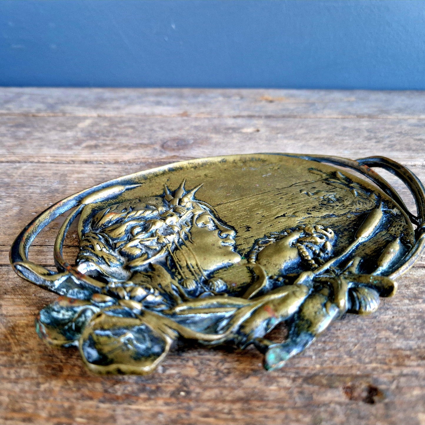 Vide poche en bronze antique français.