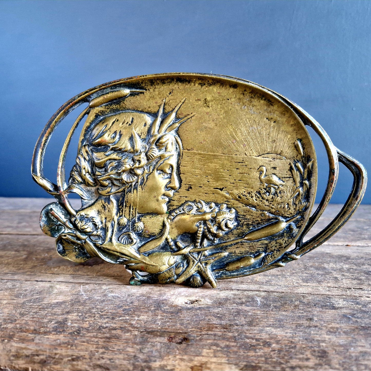 Vide poche en bronze antique français.