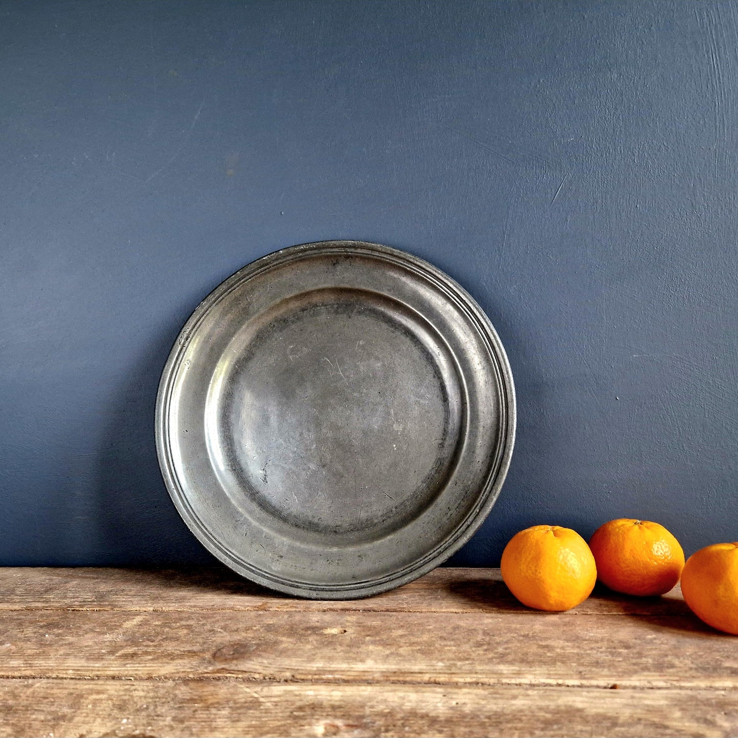 Assiette en étain du XVIIIe siècle.