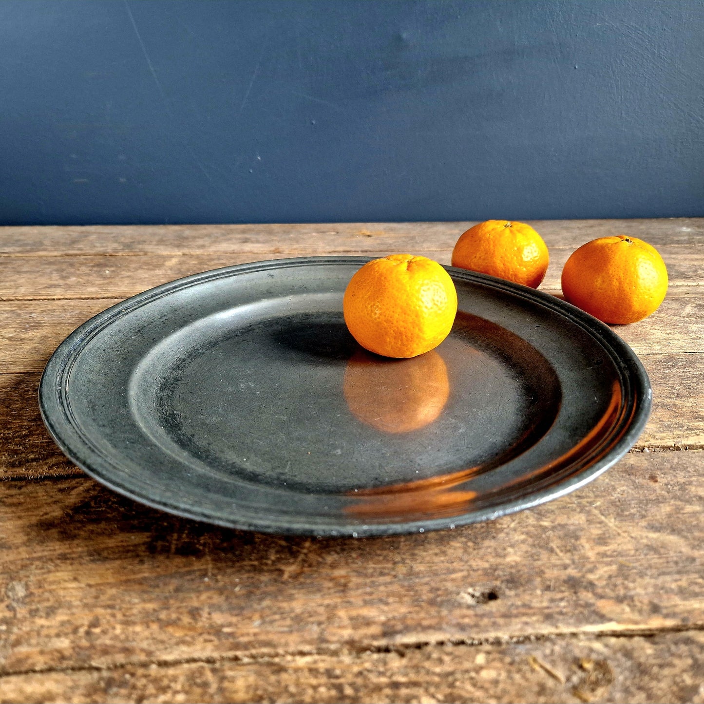 Assiette en étain du XVIIIe siècle.