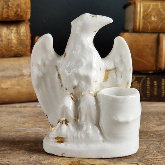 Encrier ancien en porcelaine française en forme d'aigle.