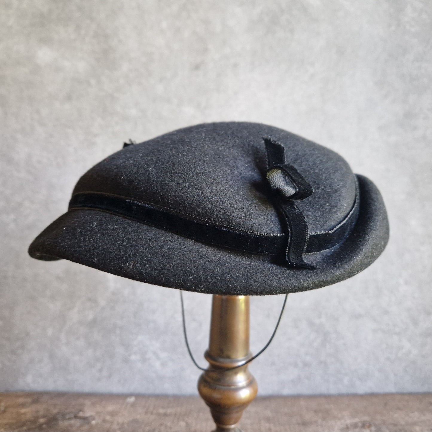French ladies vintage 1950s black felt hat. Black French perch hat.