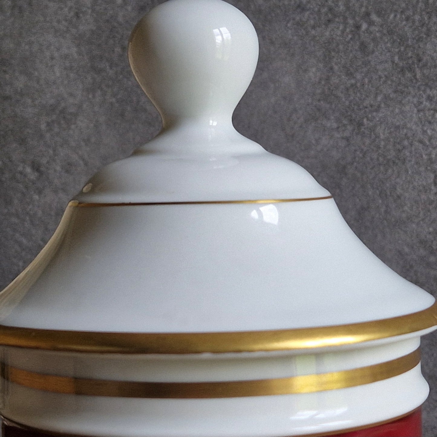 Pot d'apothicaire français vintage en porcelaine.