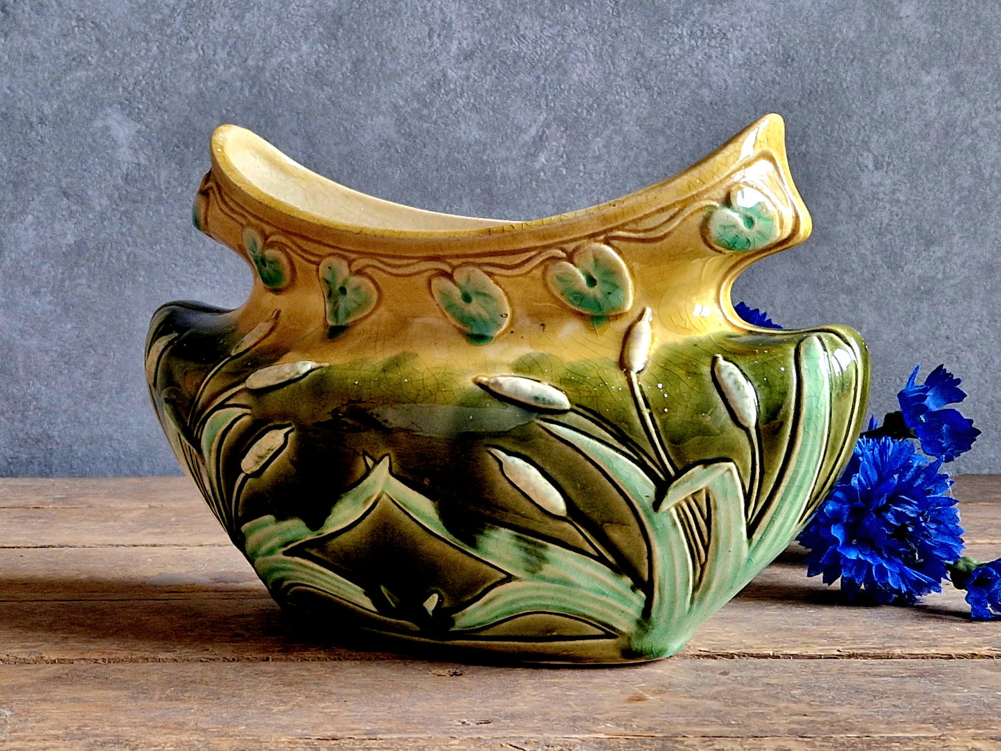 Jardinière barbotine ancienne française. Jardinière Art Nouveau 1910.