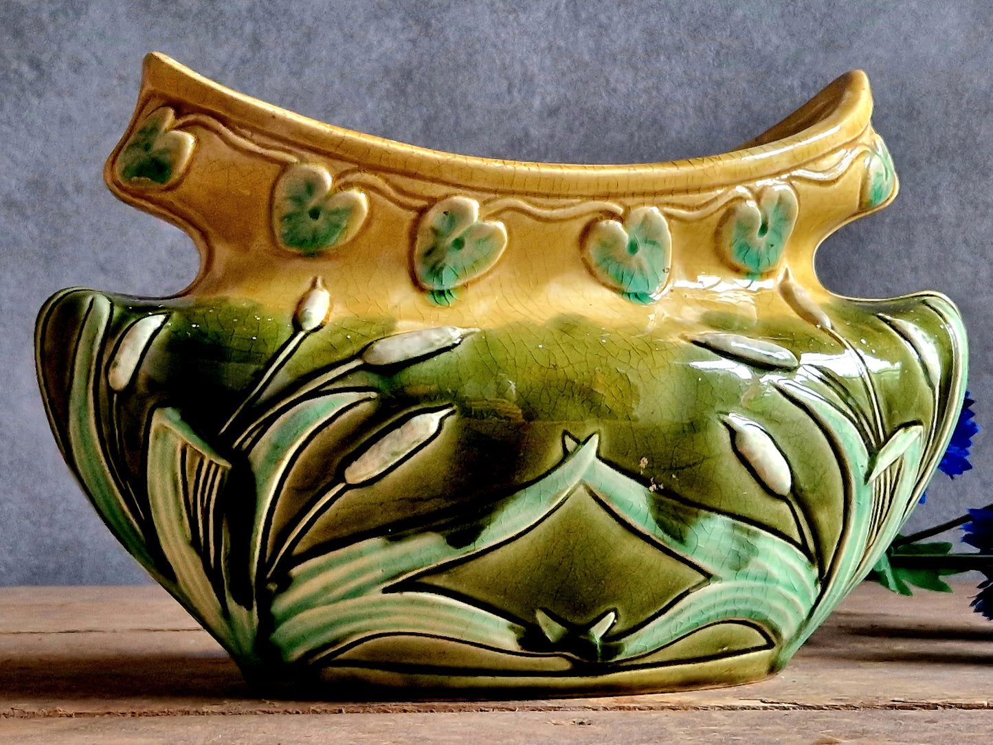 Jardinière barbotine ancienne française. Jardinière Art Nouveau 1910.