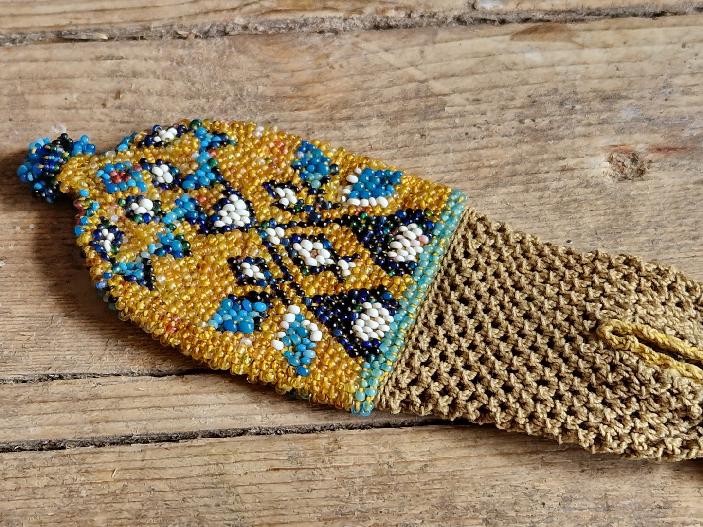 Antique misers purse. French beaded misers purse. Antique costume accessory.