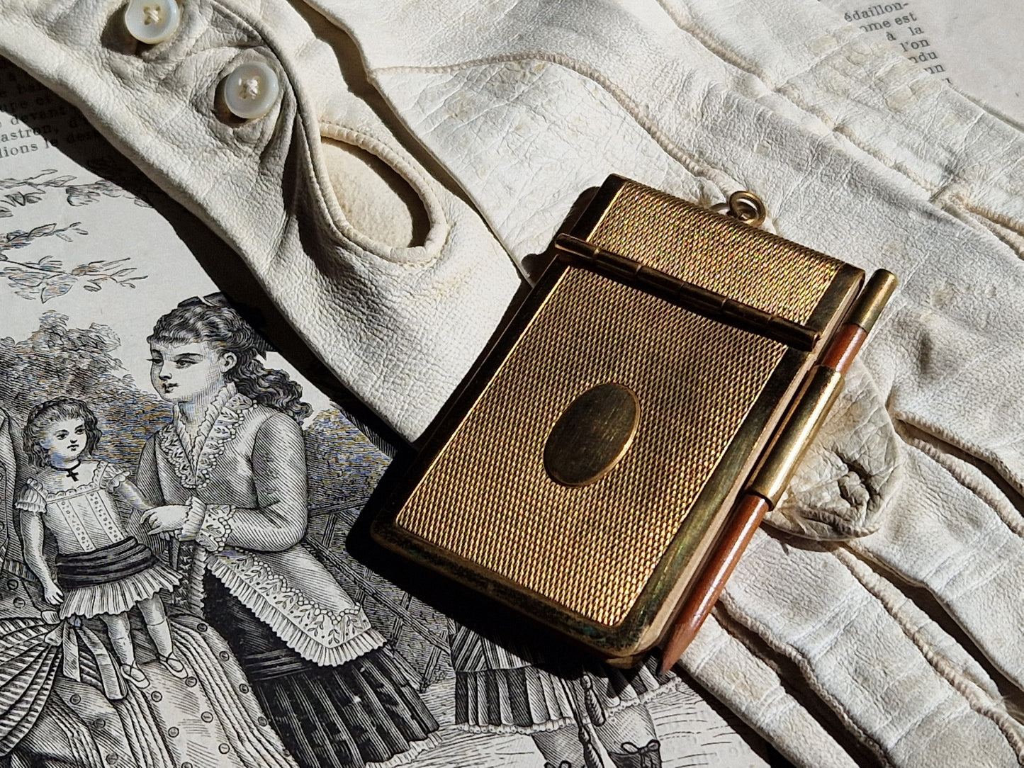 French aide memoire. Antique dance card holder. Carnet de bal.