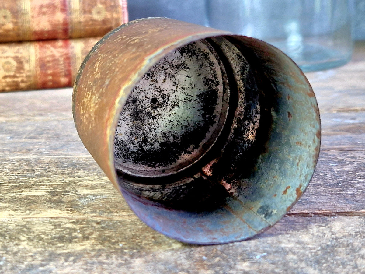 French antique apothecary bottle. Antique pharmacy bottle "Tinct de Aloe" with toleware lid.