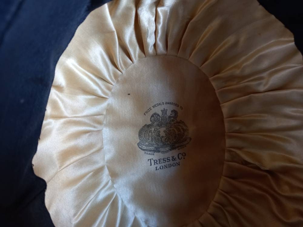 Chapeau ancien en feutre de style édouardien - Tress &amp; Co. Londres, époque Downton Abbey