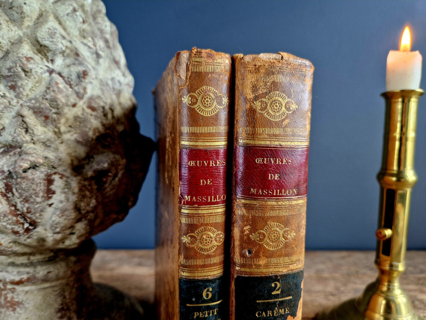 Livres anciens en cuir français, 1822-1824, Massillon, Décoration de livres