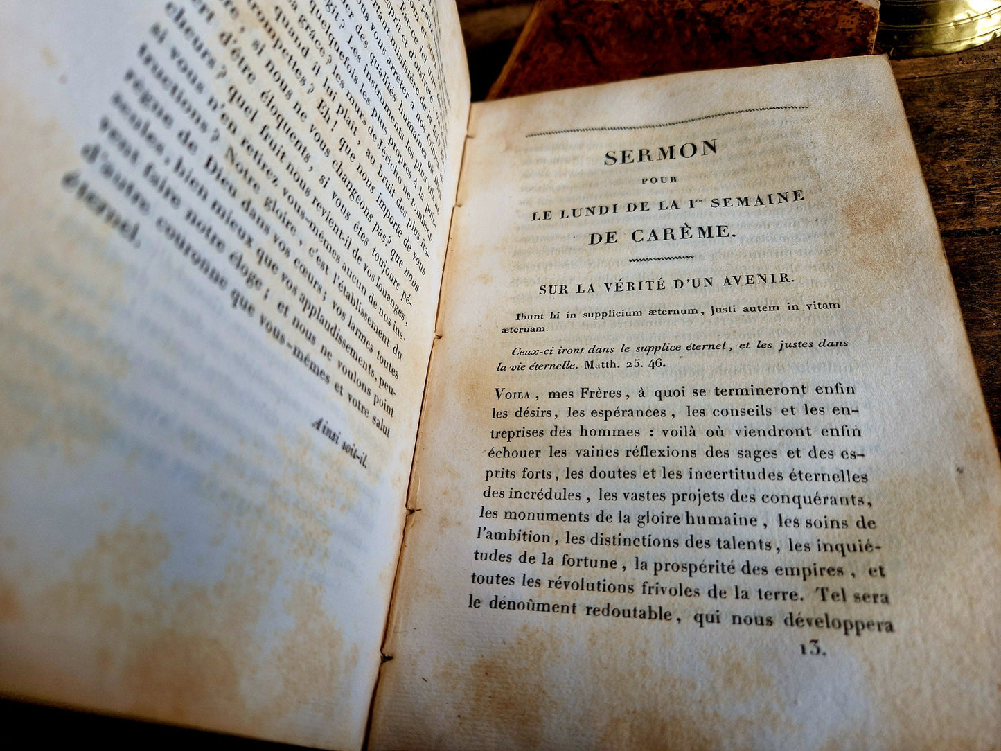 Livres anciens en cuir français, 1822-1824, Massillon, Décoration de livres