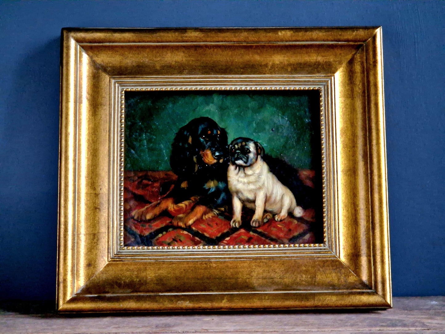 Peinture à l'huile française vintage : Art représentant des carlins et des épagneuls