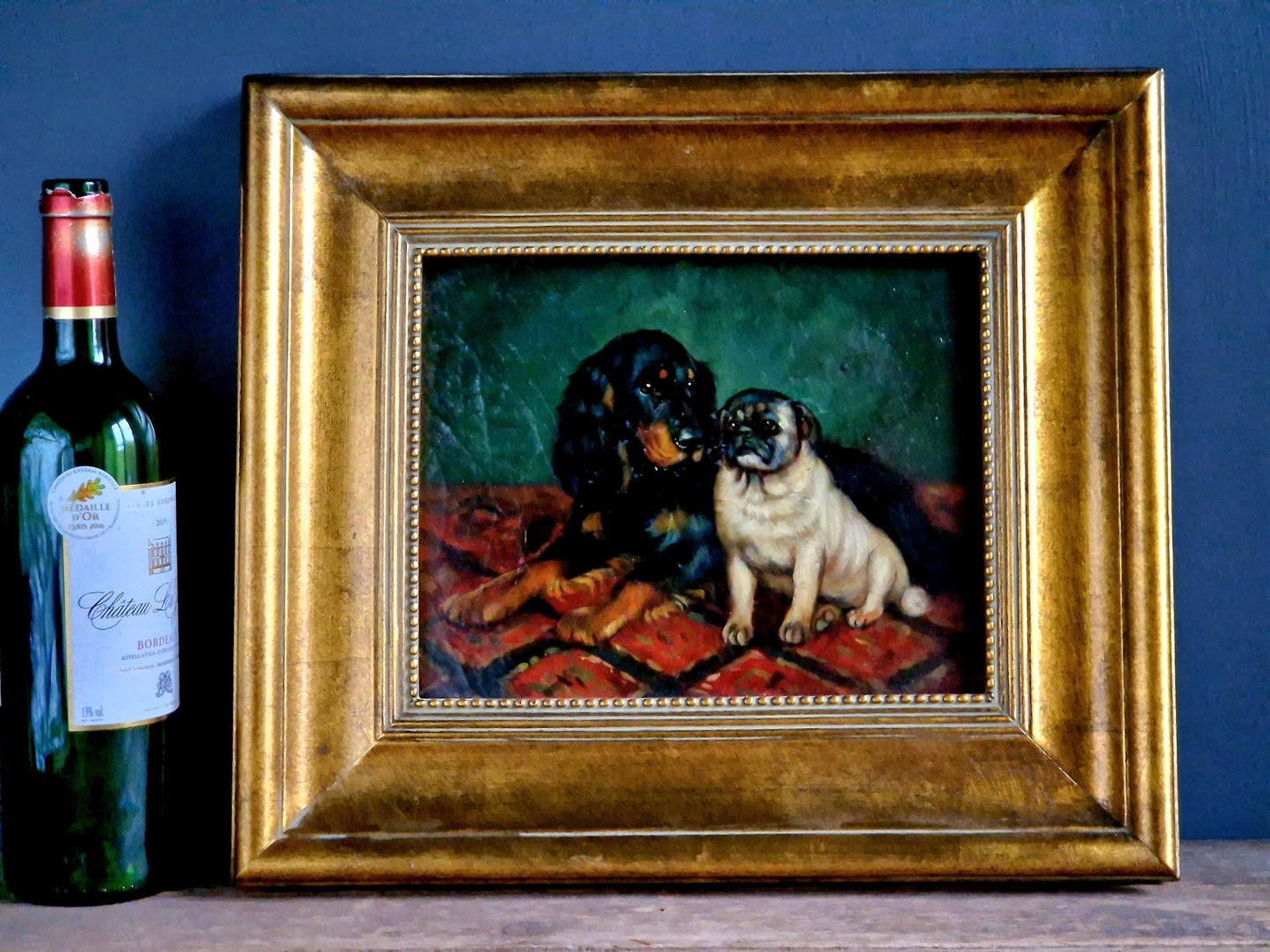Peinture à l'huile française vintage : Art représentant des carlins et des épagneuls