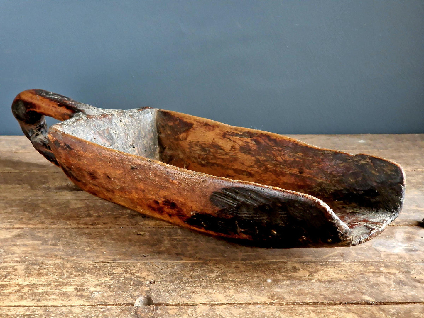 Pelle en bois ancienne française, décoration de cuisine rustique de style ferme