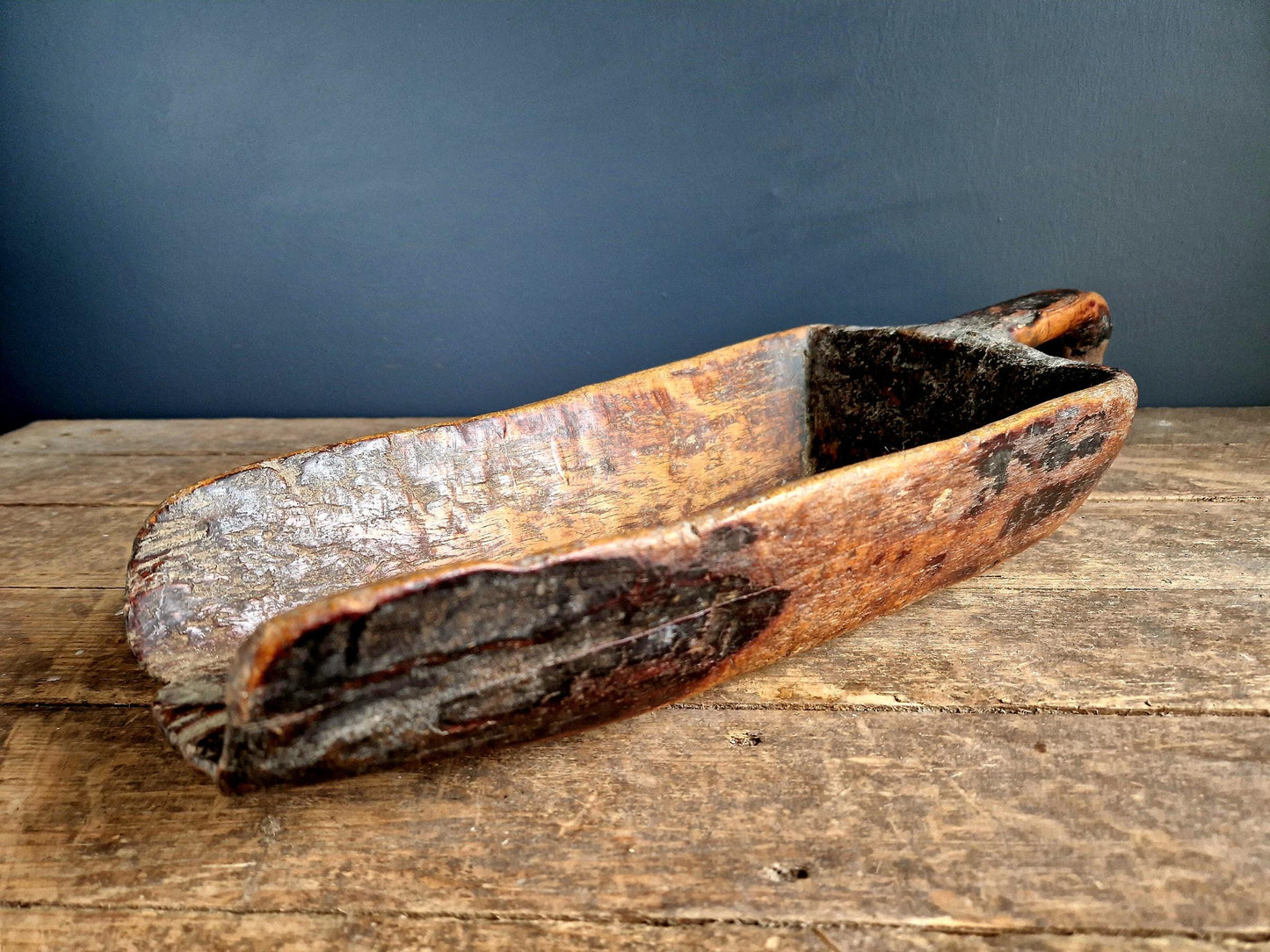Pelle en bois ancienne française, décoration de cuisine rustique de style ferme