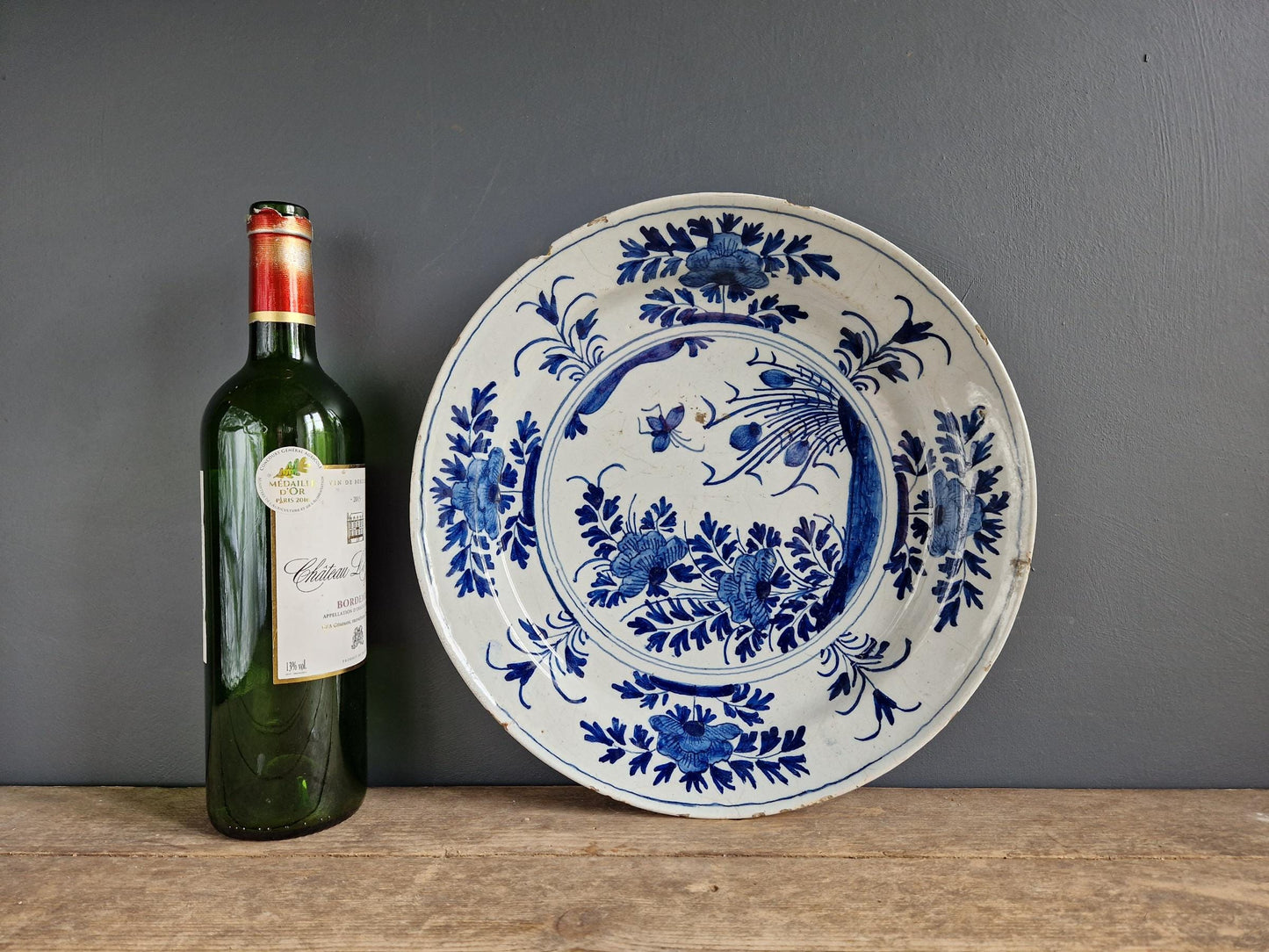 Assiette de Delft ancienne, décor floral, décor hollandais du XVIIIe siècle