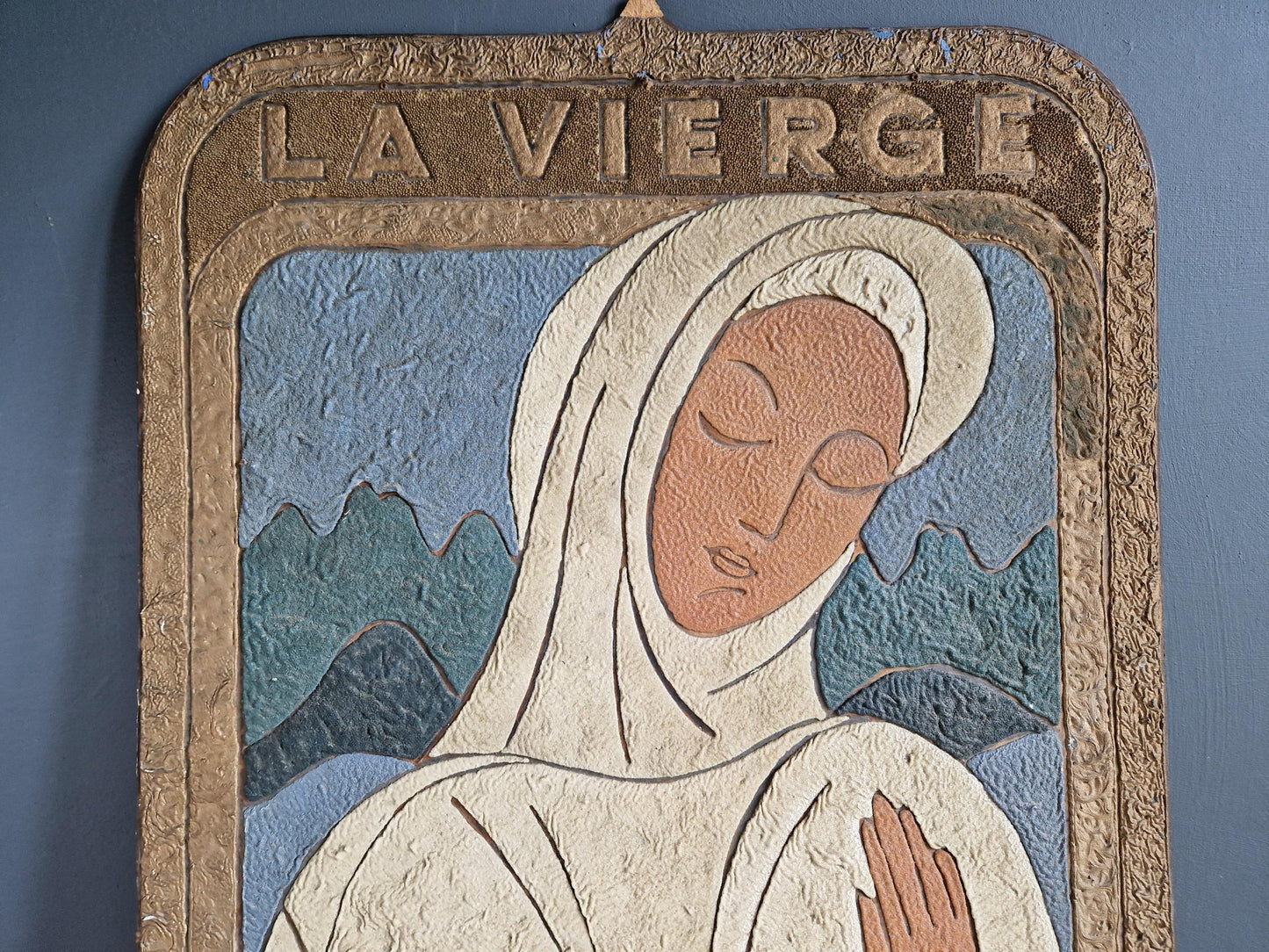 French vintage religious sign showing the Virgin Mary and the ring.