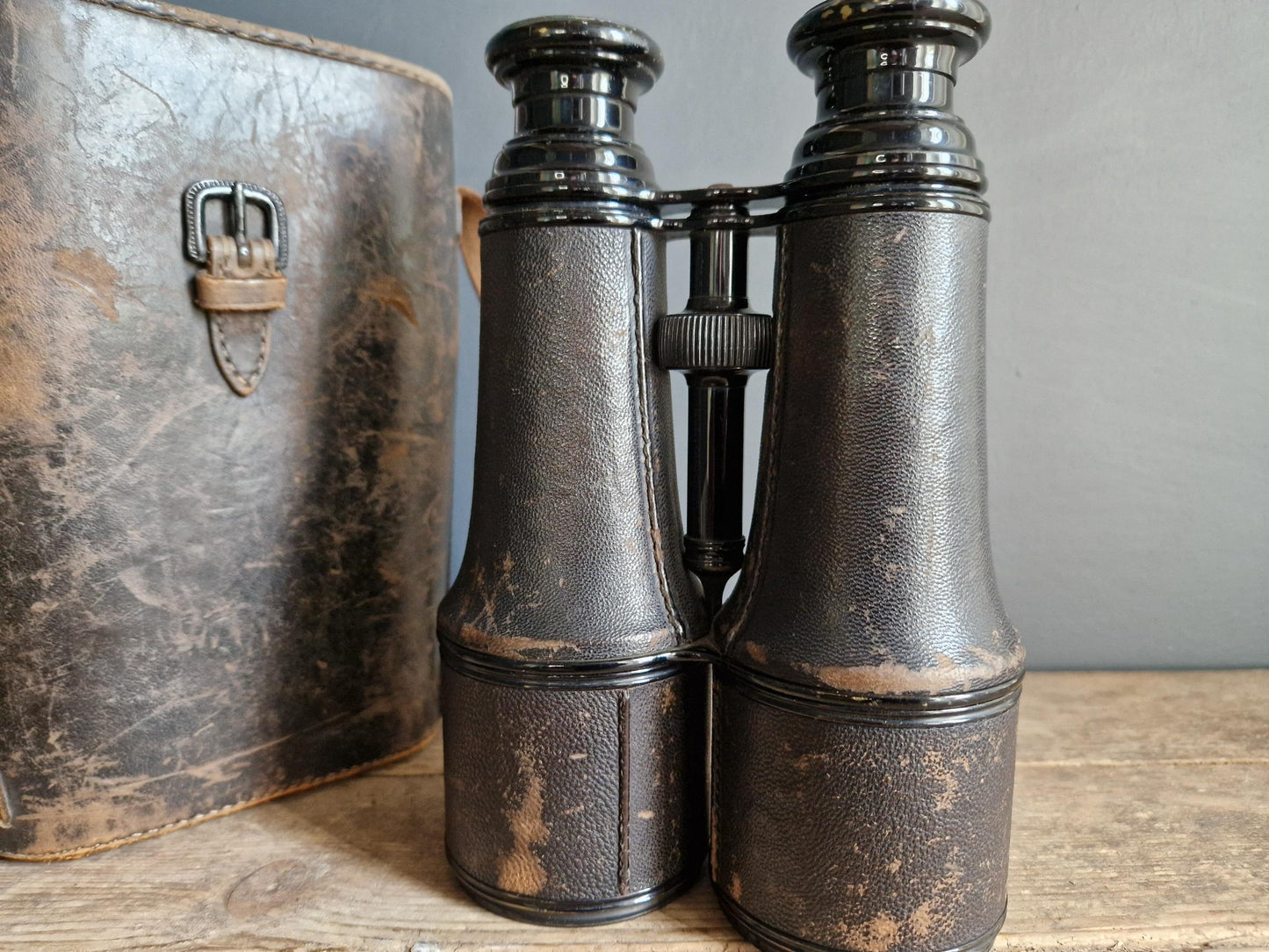 Jumelles anciennes françaises : Radiguet Paris, étui en cuir, époque Première Guerre mondiale