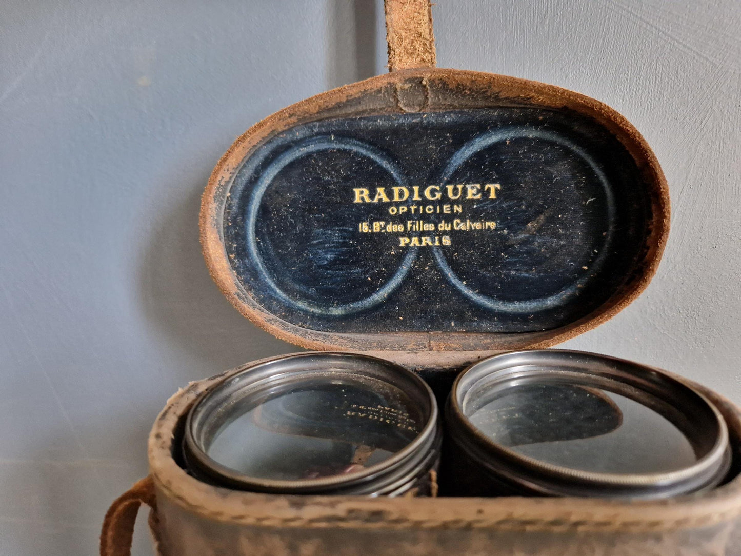 Jumelles anciennes françaises : Radiguet Paris, étui en cuir, époque Première Guerre mondiale