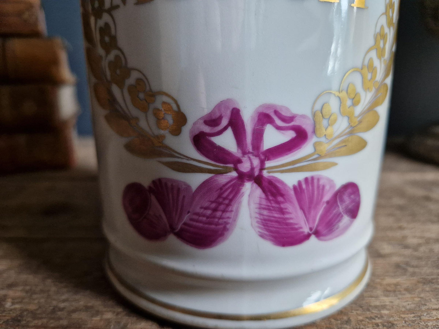 Pot d'apothicaire français ancien : Présentoir à aconit en porcelaine de Paris
