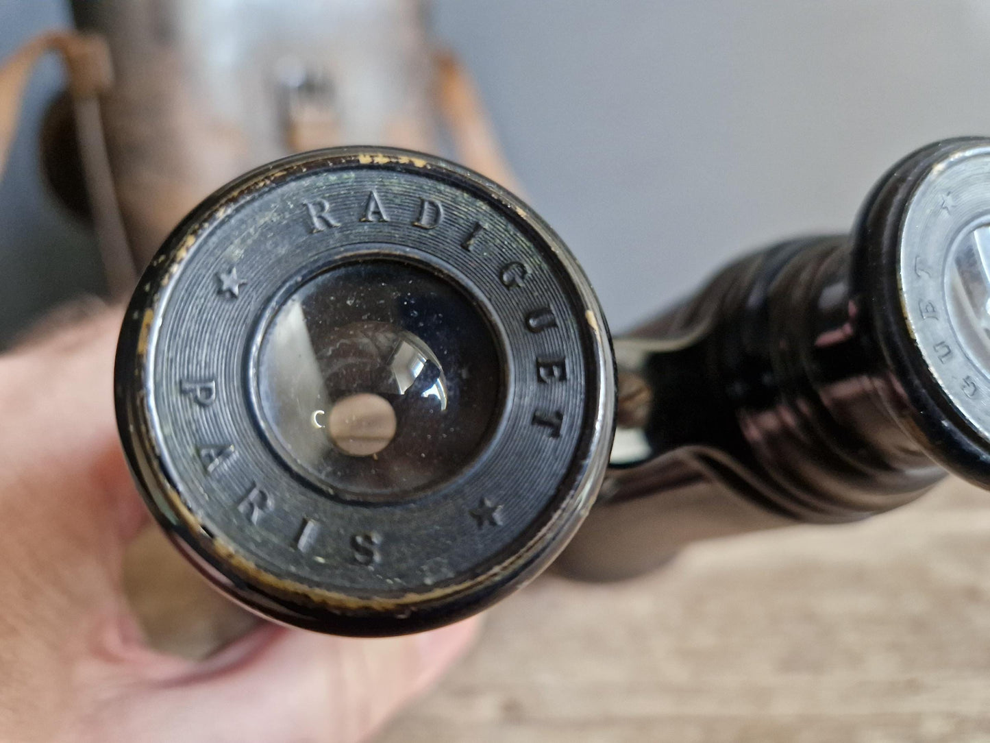 Jumelles anciennes françaises : Radiguet Paris, étui en cuir, époque Première Guerre mondiale