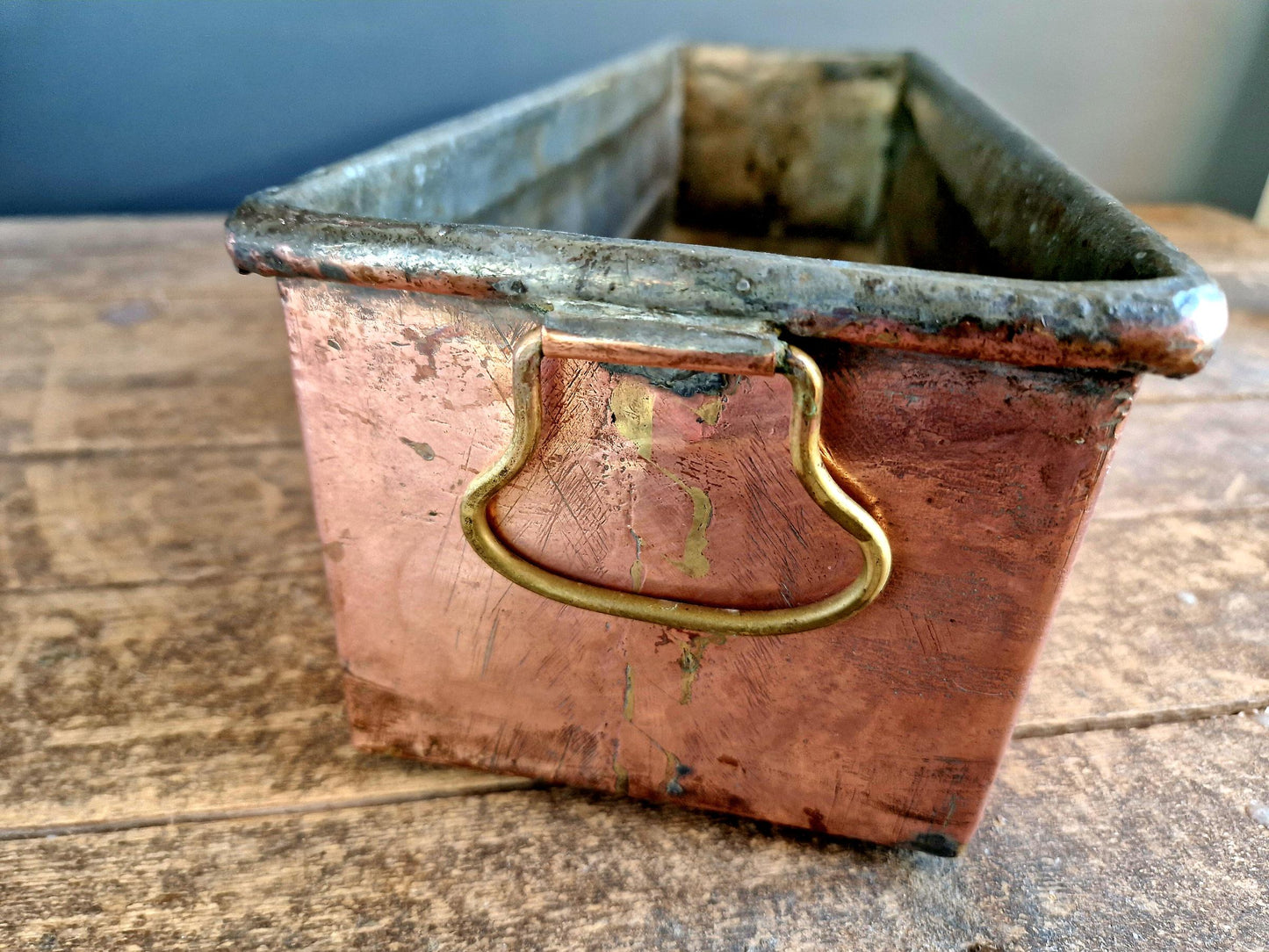 French antique copper planter in a rectangular form.